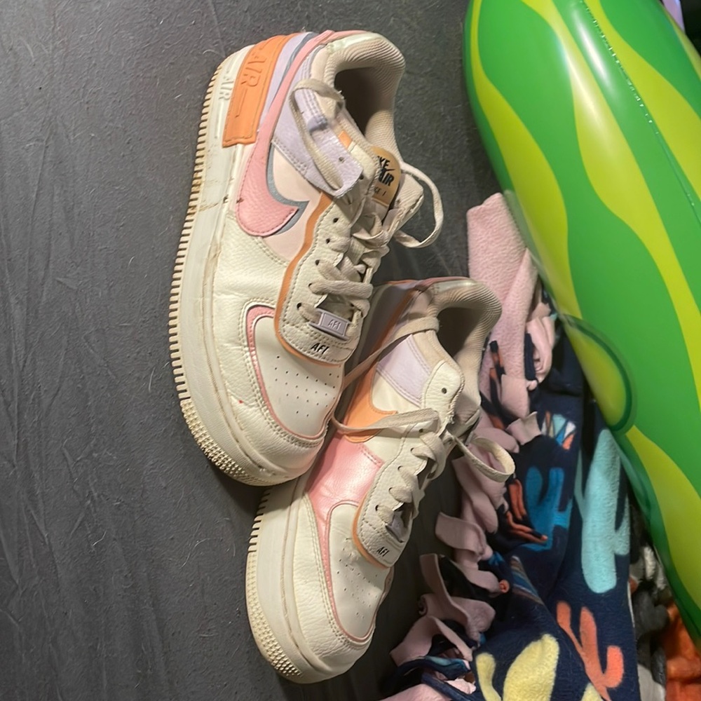 need cleaned but other than that barely worn.